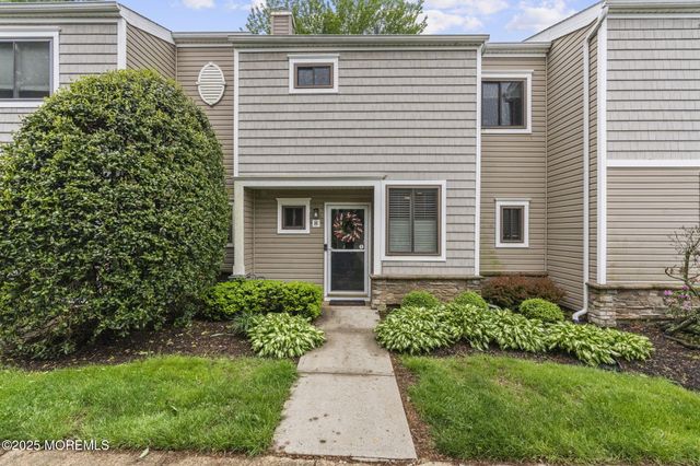 8 Fern Court, Tinton Falls, NJ 07724