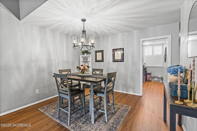 8 Fern Court, Tinton Falls, NJ 07724