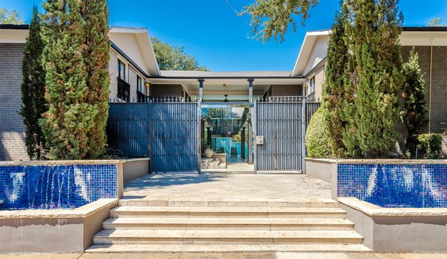 10203 Regal Oaks Drive 101, Dallas, TX 75230
