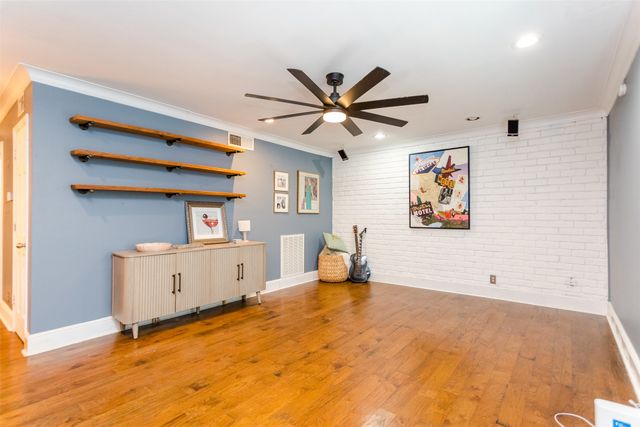 10203 Regal Oaks Drive 101, Dallas, TX 75230