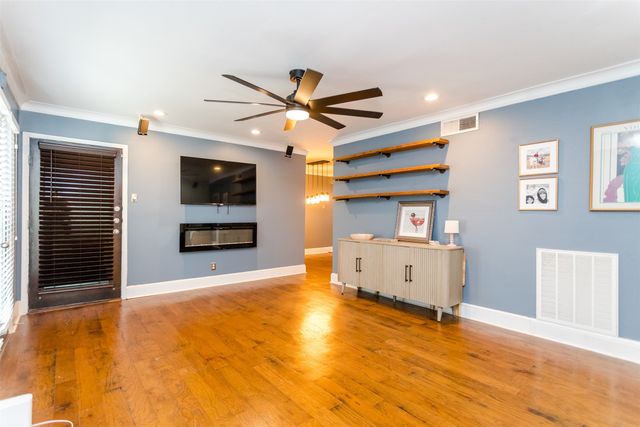 10203 Regal Oaks Drive 101, Dallas, TX 75230