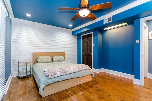 10203 Regal Oaks Drive 101, Dallas, TX 75230