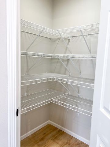 6722 Meadow View Drive S, Fargo, ND 58104