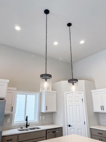 6722 Meadow View Drive S, Fargo, ND 58104