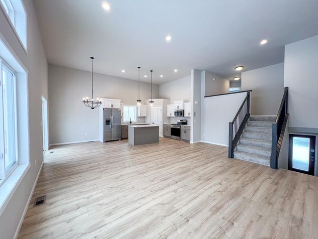 6722 Meadow View Drive S, Fargo, ND 58104