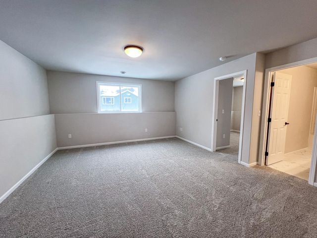 6722 Meadow View Drive S, Fargo, ND 58104