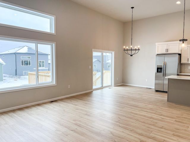 6722 Meadow View Drive S, Fargo, ND 58104