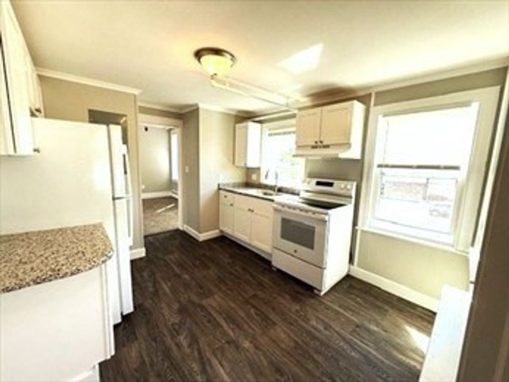 324 Cabot 2R, Beverly, MA 01915