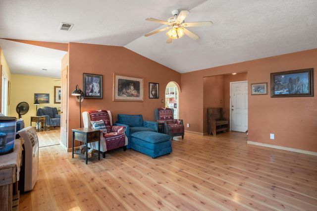 7541 Mackenzie Drive NE, Rio Rancho, NM 87144