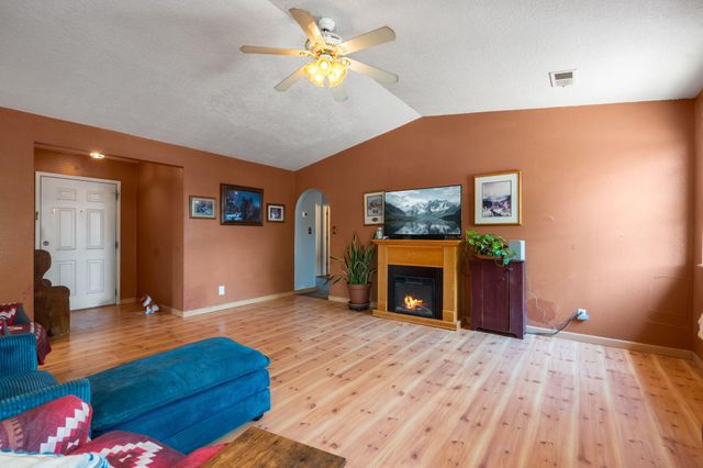 7541 Mackenzie Drive NE, Rio Rancho, NM 87144