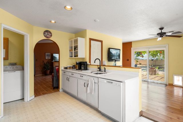 7541 Mackenzie Drive NE, Rio Rancho, NM 87144