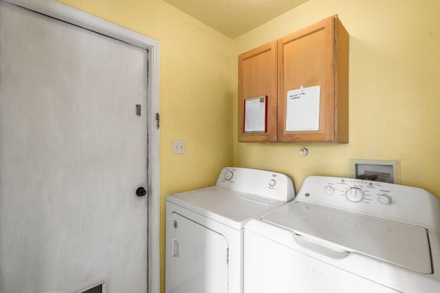 7541 Mackenzie Drive NE, Rio Rancho, NM 87144