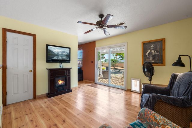 7541 Mackenzie Drive NE, Rio Rancho, NM 87144