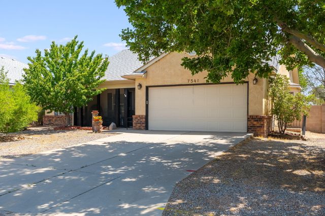 7541 Mackenzie Drive NE, Rio Rancho, NM 87144