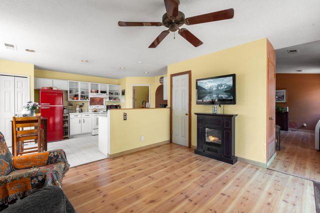 7541 Mackenzie Drive NE, Rio Rancho, NM 87144