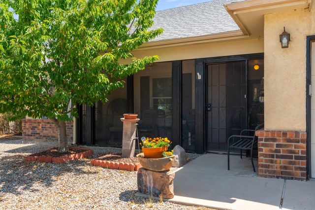 7541 Mackenzie Drive NE, Rio Rancho, NM 87144