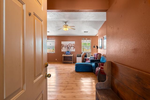7541 Mackenzie Drive NE, Rio Rancho, NM 87144