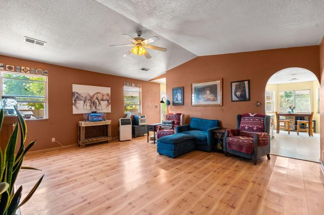 7541 Mackenzie Drive NE, Rio Rancho, NM 87144