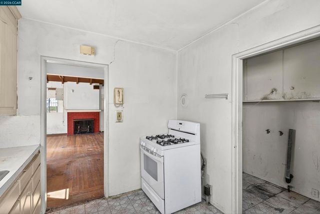 5526 Carl Ave, Richmond, CA 94804