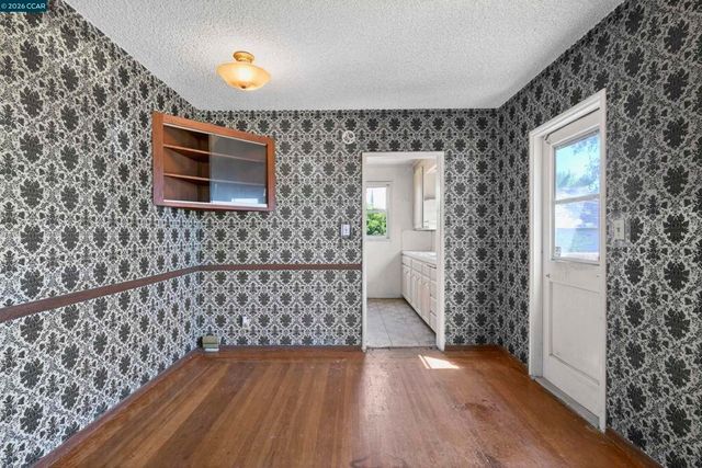5526 Carl Ave, Richmond, CA 94804