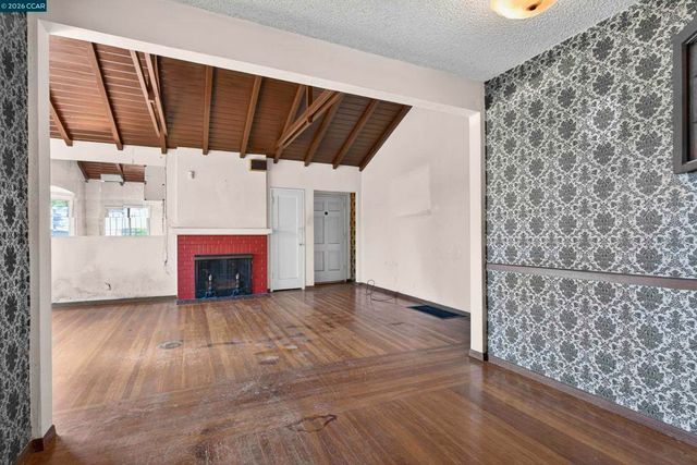 5526 Carl Ave, Richmond, CA 94804