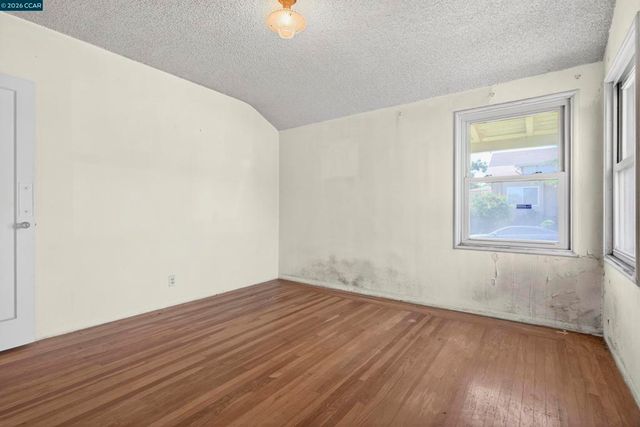 5526 Carl Ave, Richmond, CA 94804