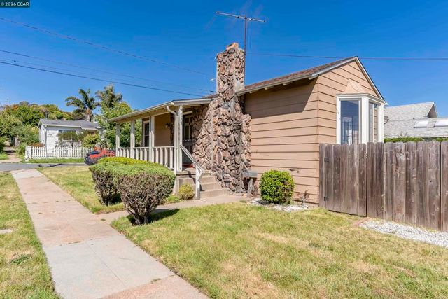 5526 Carl Ave, Richmond, CA 94804