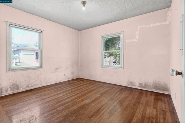 5526 Carl Ave, Richmond, CA 94804
