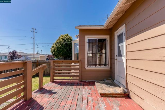 5526 Carl Ave, Richmond, CA 94804