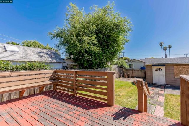5526 Carl Ave, Richmond, CA 94804