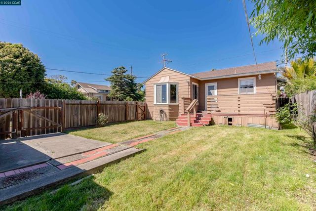 5526 Carl Ave, Richmond, CA 94804