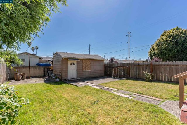 5526 Carl Ave, Richmond, CA 94804