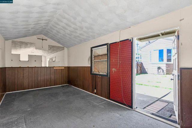 5526 Carl Ave, Richmond, CA 94804