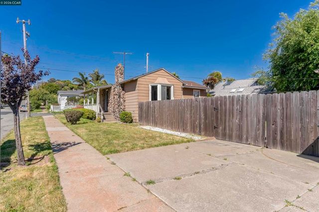 5526 Carl Ave, Richmond, CA 94804