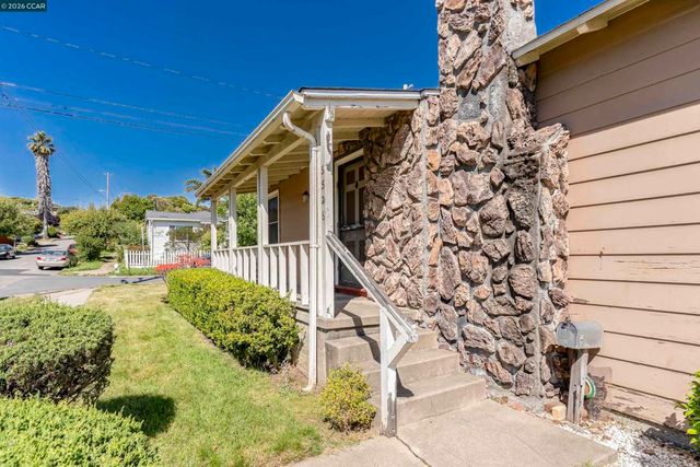 5526 Carl Ave, Richmond, CA 94804