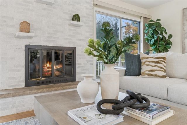 25W125 Lacey Avenue, Naperville, IL 60563