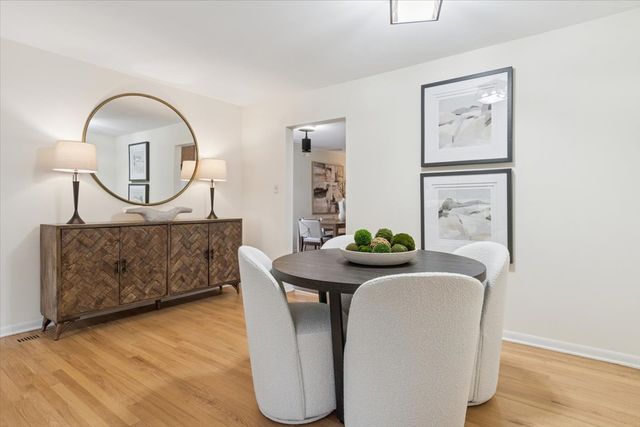 25W125 Lacey Avenue, Naperville, IL 60563