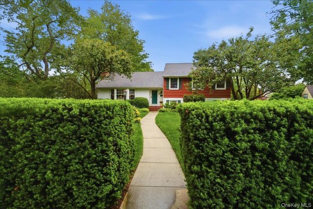 8 Prospect Avenue, Garden City, NY 11530