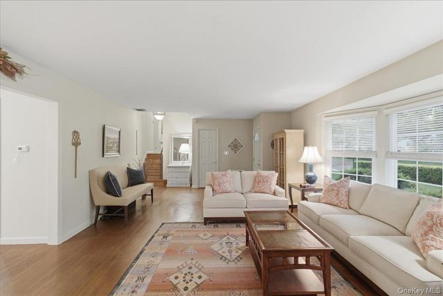 8 Prospect Avenue, Garden City, NY 11530