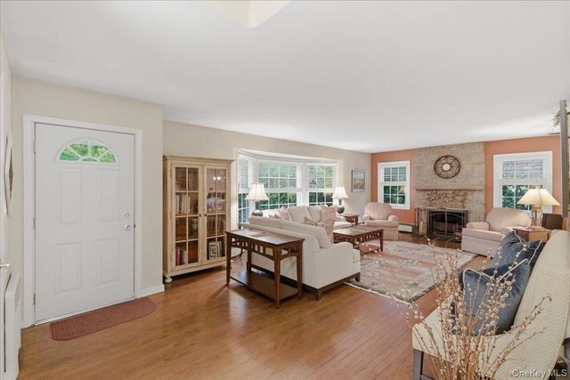 8 Prospect Avenue, Garden City, NY 11530
