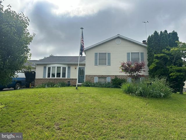 76 MOORE DR, Hanover, PA 17331