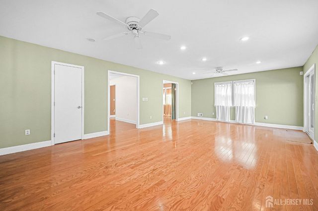 106 Chingarora Avenue, Keyport, NJ 07735