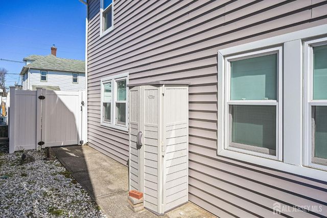 106 Chingarora Avenue, Keyport, NJ 07735