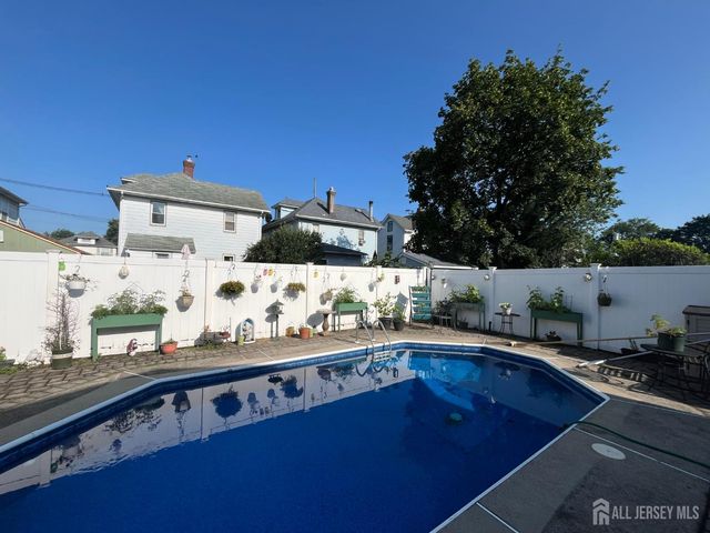 106 Chingarora Avenue, Keyport, NJ 07735