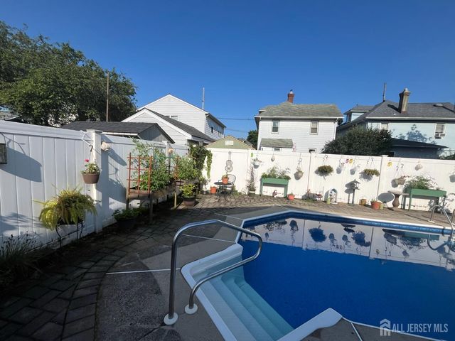 106 Chingarora Avenue, Keyport, NJ 07735