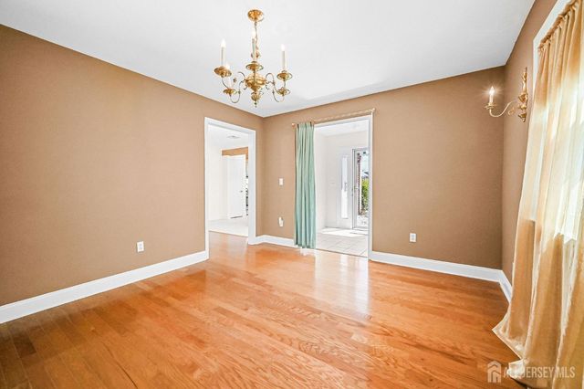 106 Chingarora Avenue, Keyport, NJ 07735