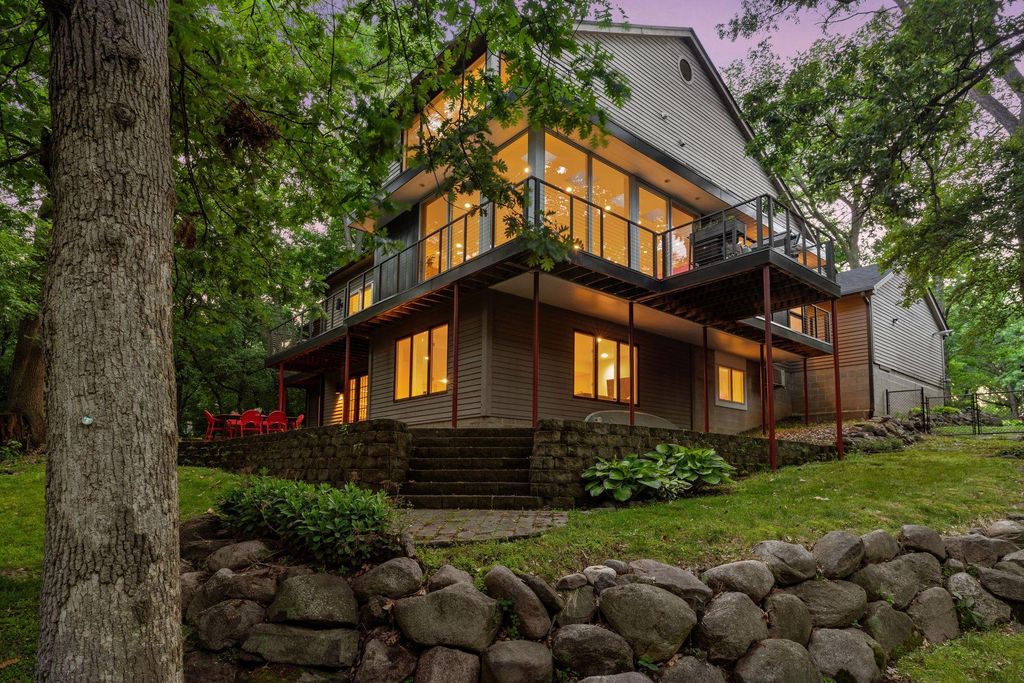 13001 Brenwood Trail, Minnetonka, MN 55343