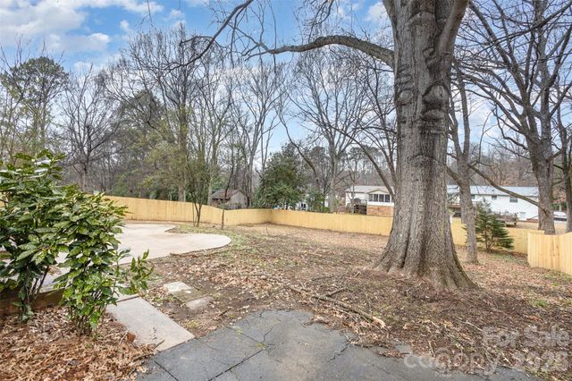 1627 Bonnie Lane, Charlotte, NC 28213