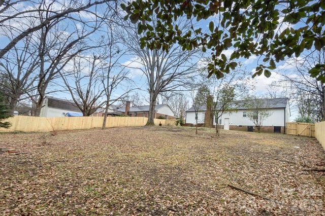 1627 Bonnie Lane, Charlotte, NC 28213