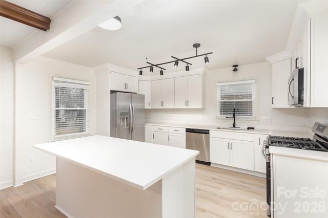 1627 Bonnie Lane, Charlotte, NC 28213